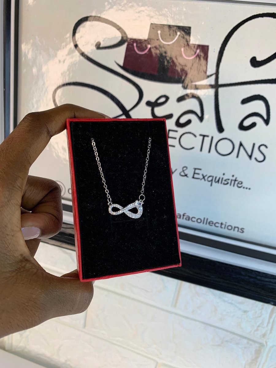SeaFaCollection's tweet photo. You want a simple non-tarnish everyday necklace?
Then shop our non-tarnish silver infinity โพ๏ธ necklace for Herโจ๐
Price: 3,000 Naira
To order, send a dm.
#SeaFaCollections #simplenecklace #everydaynecklaceinLagos #nontarnishinLagos https://t.co/ejhc6OyilS