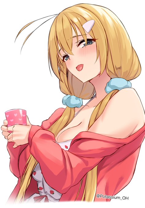 ルムウェアマキちゃん可愛くて好き。
お風呂上がりだろうからいい匂いもする。 