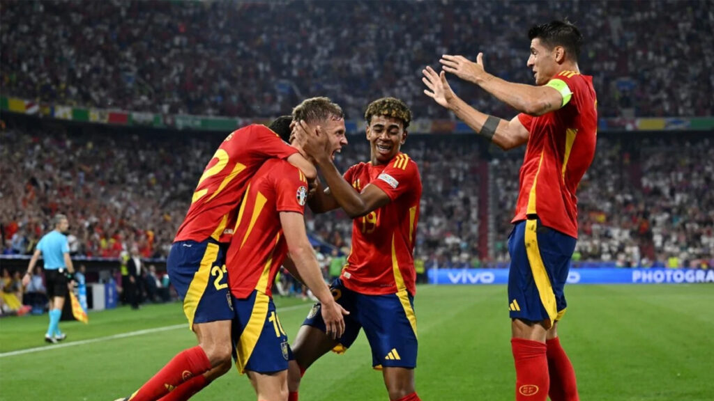 ইয়ামাল-ওলমো’র গোলে ফ্রান্সকে কাঁদিয়ে ফাইনালে স্পেন