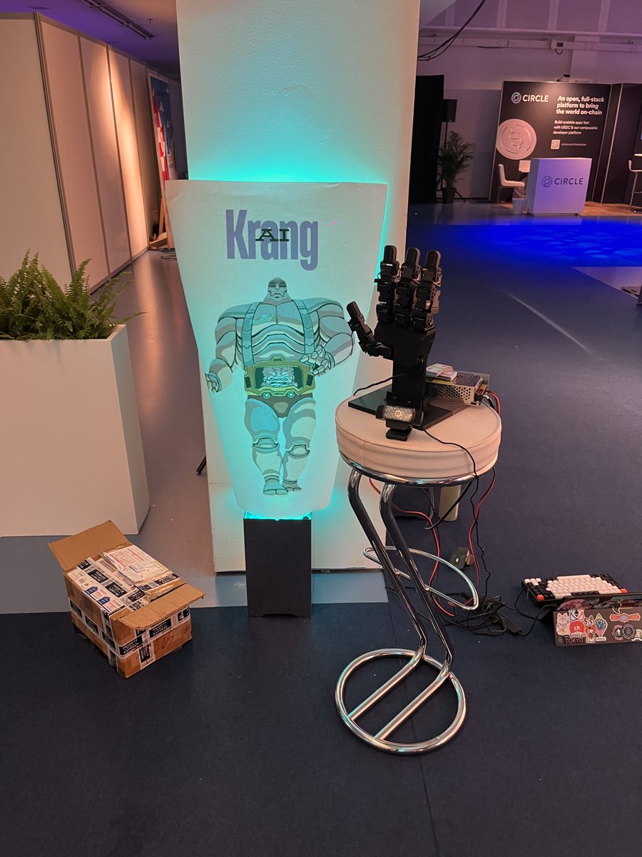 0xcuriousapple's tweet photo. If you wanna play with hand and know more about @KrangHQ 
Find us at sponsors hall, anon https://t.co/DlkU4xshvc