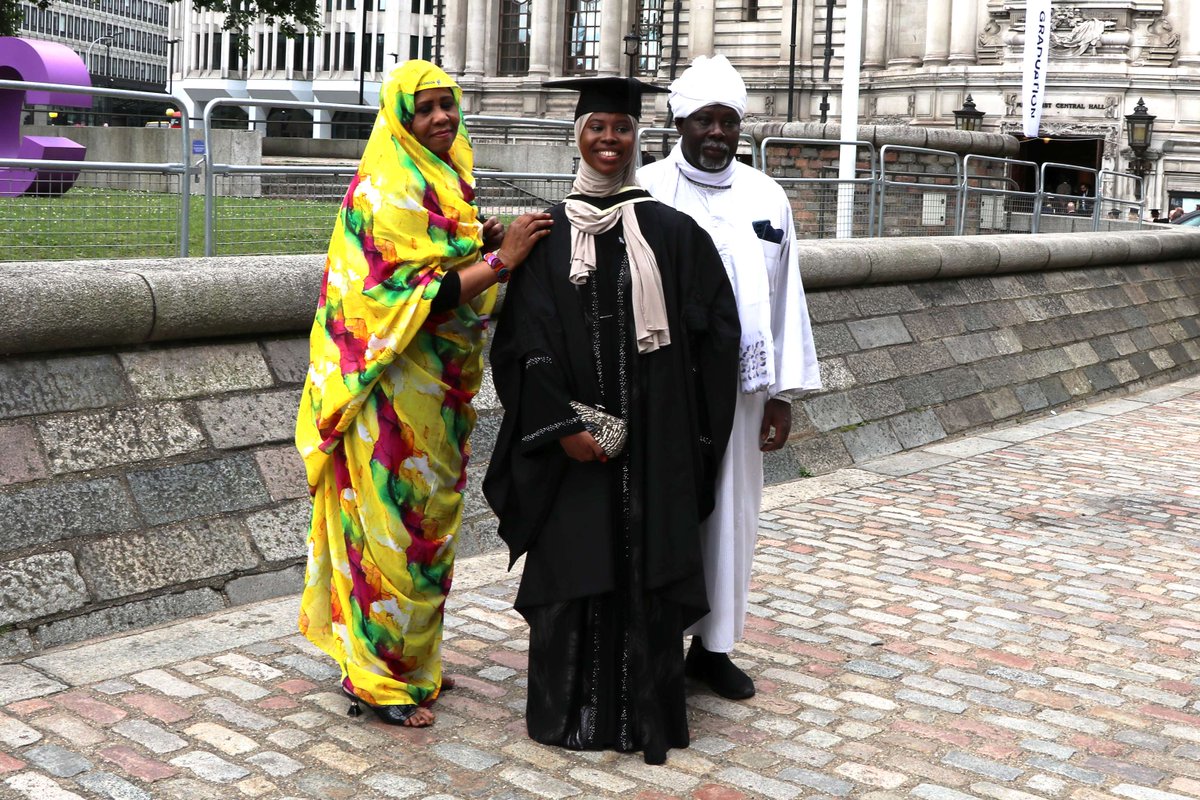 🎓 RVC Graduation 2024 #RVCgrad24

Congratulations to all those from our Higher &amp; Research Degrees and Biosciences courses who graduated this morning.

Enjoy the rest of your celebrations!