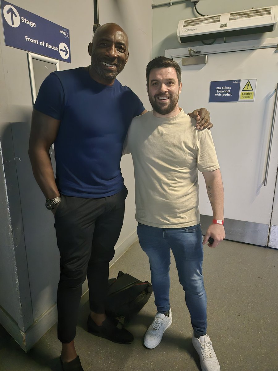 Absolute pleasure meeting and speaking with <a href="/SkyJohnnyNelson/">Johnny</a> on Saturday at the <a href="/tm14promotions_/">TM14promotions</a> vs Mark Nielson show. Also what a show it was #boxing