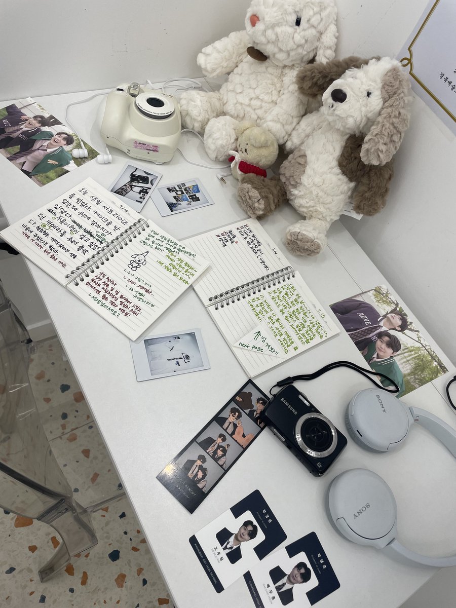 FilmOurMemory's tweet image. :: 𝑭𝑰𝑳𝑴 𝑶𝑼𝑹 𝑴𝑬𝑴𝑶𝑹𝒀 :: 

7월 10일 영업 종료 📸
같이 우림이 생일 축하해주셔서 감사합니다 🥳
내일 뵙겠습니다 :)

#Film_Our_Memory 
#영원할_사진_속_우리의_여름