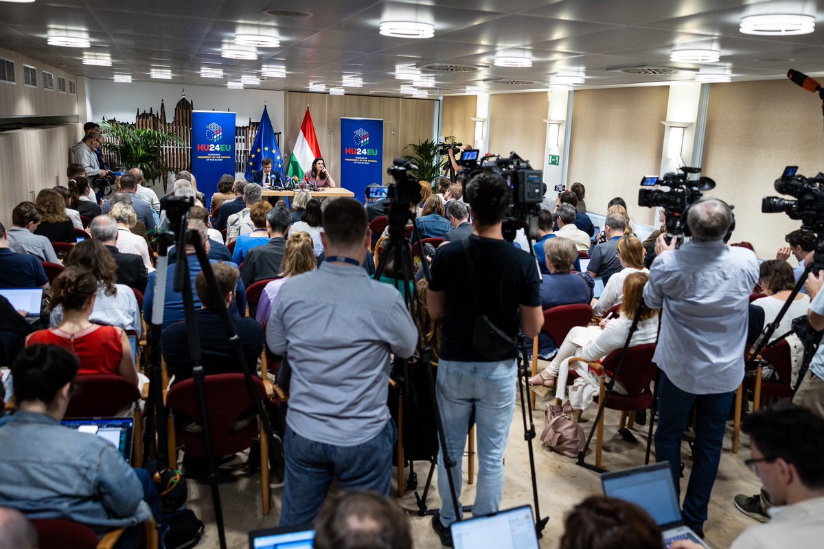 Full house at the EU PermRep of #Hungary  for the press conference on the programme and the first 10 days of characteristic #HU24EU.