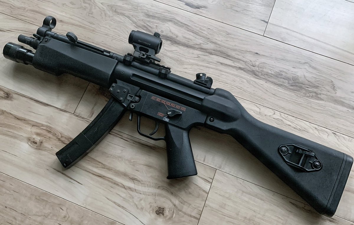 PK_____86's tweet photo. #ミリタリー物販 
メーカー不明MP5  ¥17,000
 サイト有り ¥20,000
送料別です。

2枚目メモに詳細あります。
詳細画像ご希望の方はDM下さい🙇‍♂️ https://t.co/uLNhUDIisr