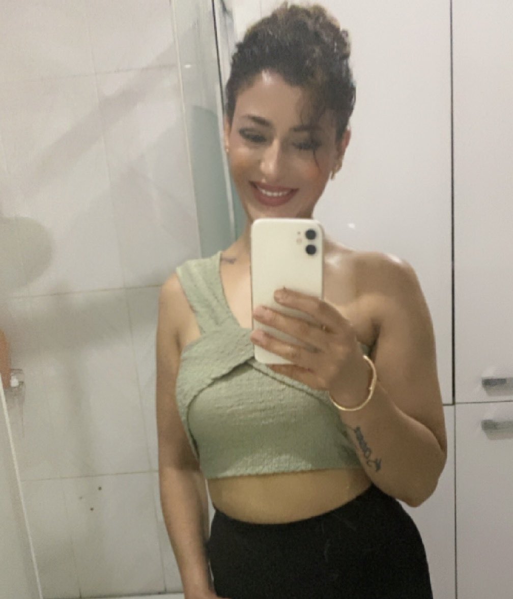 43 yaşındasın ve hala çok güzelsin maşallah sana soyğacım 😂#FavoriFotoğrafımChallenge