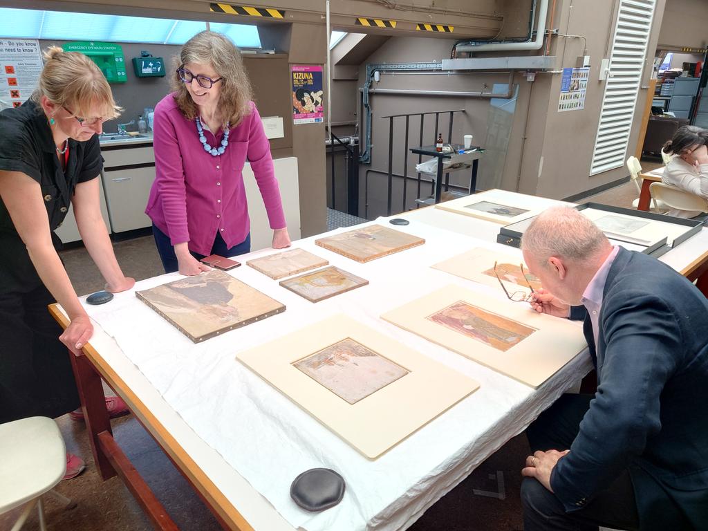 NMW ArtCons and Preventive (@nmwprevcons) on Twitter photo More #GwenJohn study day with some serious expertise! <a href="/AmgueddfaCymru/">Amgueddfa Cymru | Museum Wales</a> <a href="/SF_Conservation/">StFagansConservation</a> <a href="/NatHistConserve/">NatHistConservation</a> <a href="/NatMuseumArt/">National Museum Art</a> More #GwenJohn study day with some serious expertise! <a href="/AmgueddfaCymru/">Amgueddfa Cymru | Museum Wales</a> <a href="/SF_Conservation/">StFagansConservation</a> <a href="/NatHistConserve/">NatHistConservation</a> <a href="/NatMuseumArt/">National Museum Art</a>