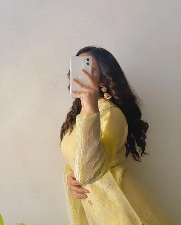 bia_itx's tweet image. مجھے تمہاری تھکی ہوئی آواز بہت پسند ہے جیسے ہیلو کا مطلب ہو، مجھے گلے لگا لو ❤️
.
.
Good evening ✨