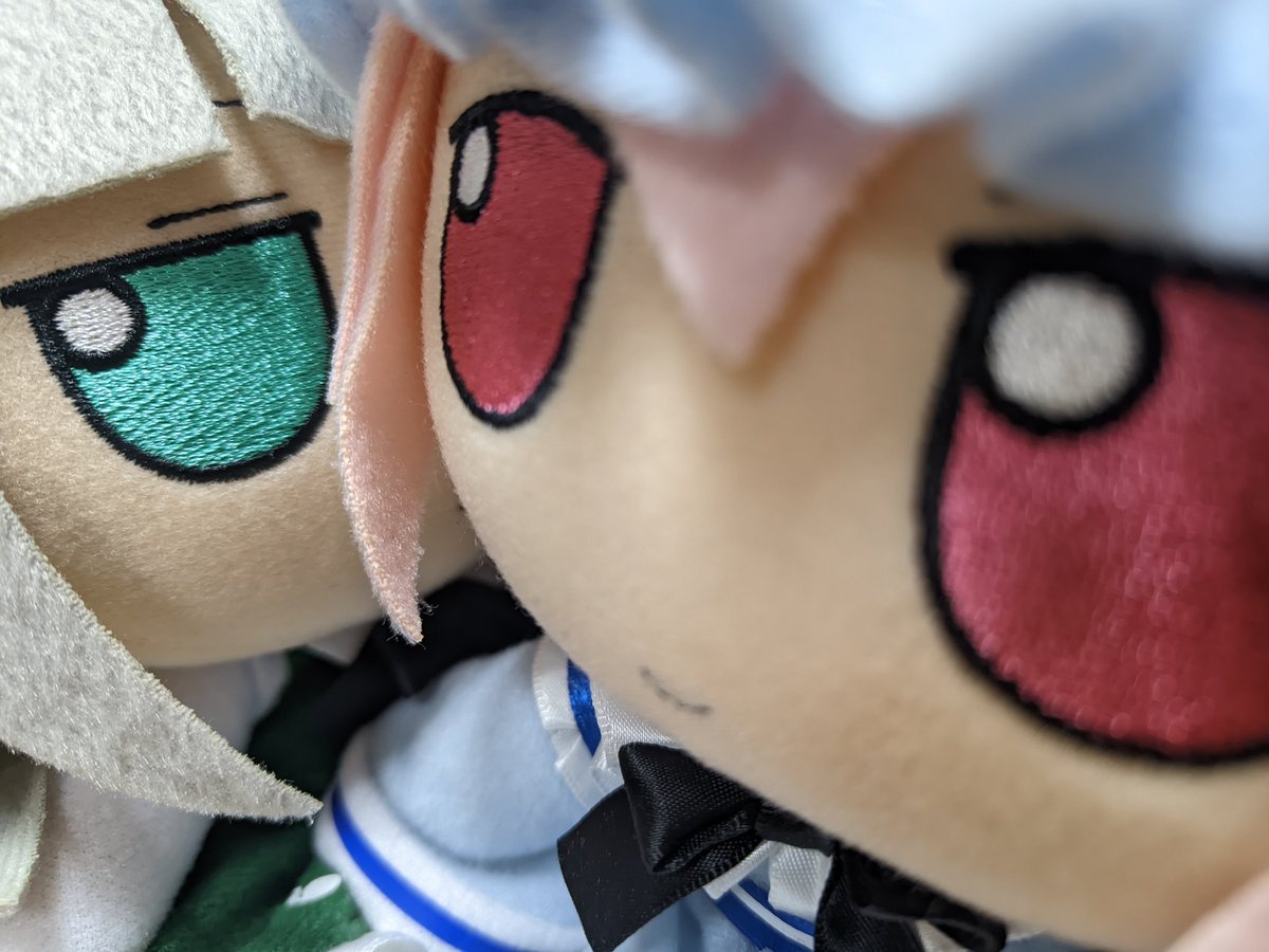 yomu kisses yuyu

#touhou #東方Project #fumo #ふもふも #youmu  #yuyuko #妖夢 #幽々子