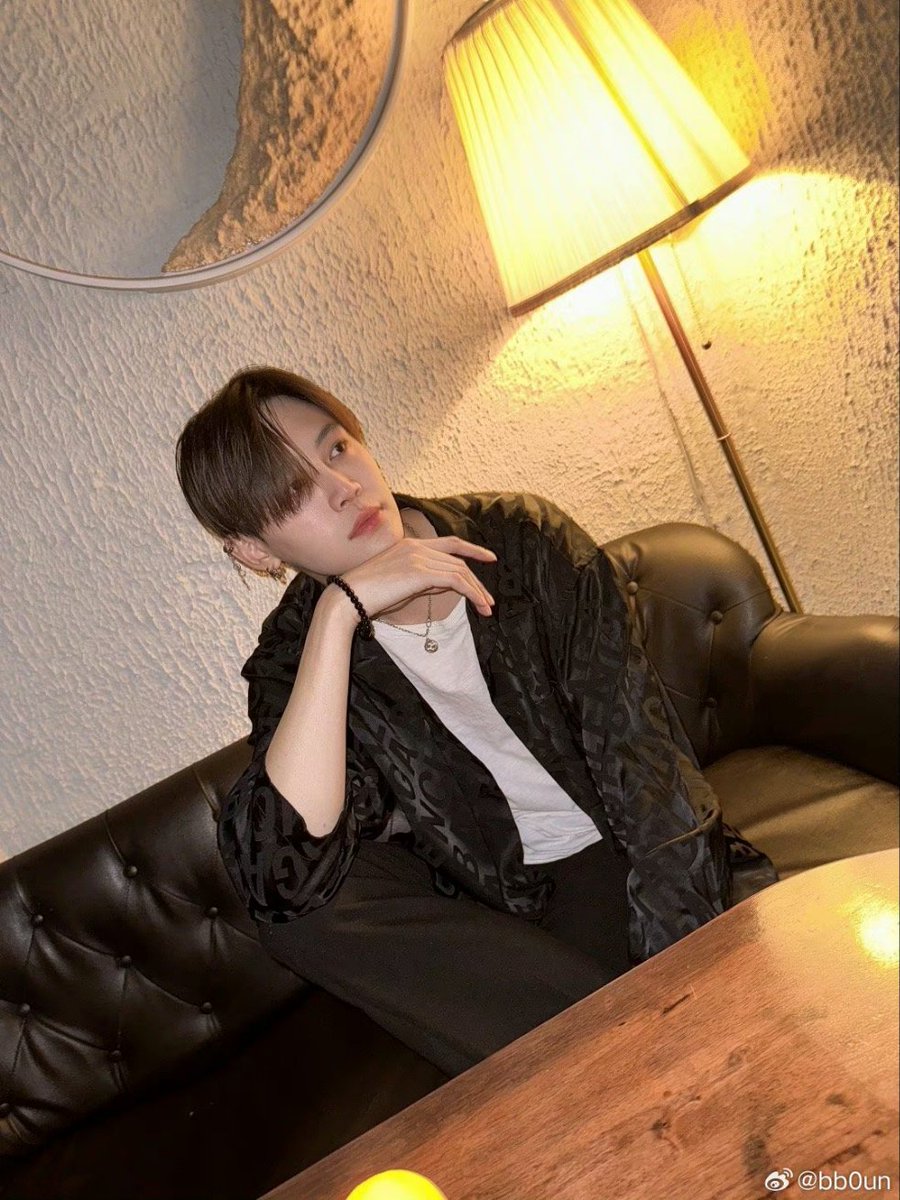bb0un_official's tweet photo. 🗓️[10.07.2024] Weibo: bb0un 

29 ❤️❤️❤️

📍https://t.co/QASjz0f2vr

#bb0un 
#HappyBOUNsDay2024 https://t.co/fF0lmDRISa