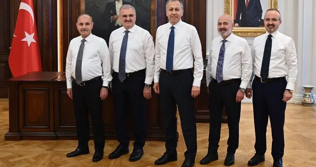 kariyerhaberler's tweet photo. 📢⚠️📢
İçişleri Bakanlığı tarafından yapılan;

📌1608 kişilik Personel mülakatı 11 Haziran'dan
📌İl Planlama Uzman Yrd. mülakatı 8 Mart'tan
📌İl Göç Uzman Yrd. mülakatı 3 Mayıs'tan

beri açıklanmadı.

Binlerce aday sonuçlarını beklemekte.
#İçişleriMülakatSonuçları 

@TC_icisleri
Sayın Bakanımız @AliYerlikaya 
Sayın Bakan Yardımcılarımız;
@turanbulent
@mehmetaktas023
@av_mehmetsaglam
@munirkaraloglu 

Adayların önlerini görebilmeleri adına mülakat sonuçlarının bir an evvel açıklanması hususunu arz ederiz.
