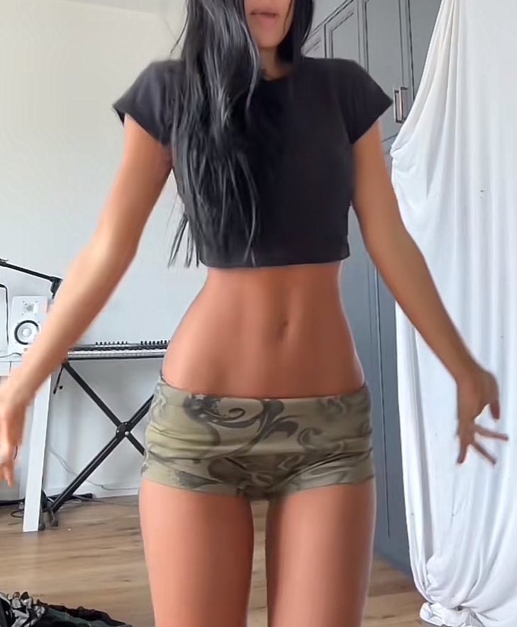 naomsleepy's tweet photo. such fitspo omg https://t.co/abdZkNw2CJ