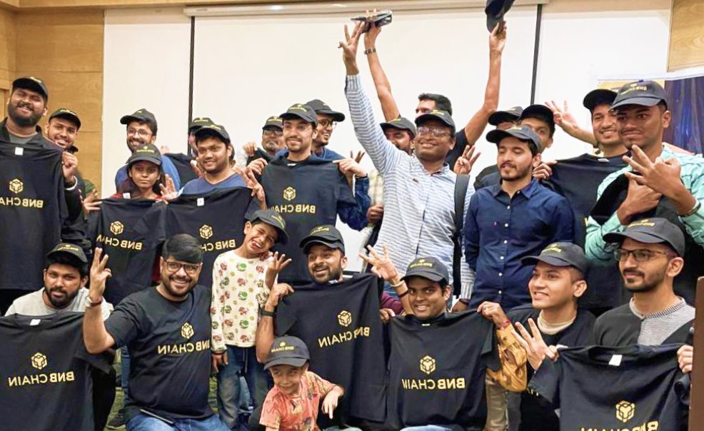 BNBCHAIN's tweet image. Thank you to @KiloEx_perp, @ReadOnMe3, @worldofdypians, @cellulalifegame, @4everland_org, and @rido_crypto for their generous rewards to our dedicated BNB Chain Martians!

Passionate about BNB Chain &amp;amp; shaping the future of web3? Become a Martian below 👇 
bnbchain.org/en/martians-pr…