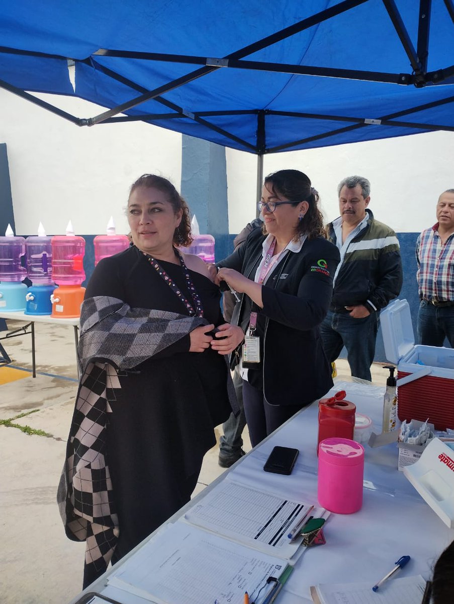 Poacybenpp1's tweet photo. Segunda jornada de vacunación escolar del ciclo 2023-2024 en dónde participaron las escuelas de la periferia así como padres de familia como parte de la proyección de la Preparatoria a la Comunidad. https://t.co/NlWZwo7pLV