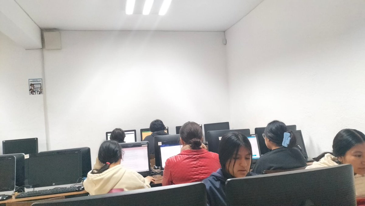 Poacybenpp1's tweet photo. Trabajo de simuladores como parte del diagnósticos de estudiantes de segundo grado para iniciar su preparación para la educación profesiográfica en la aplicacion de estrategias de fortalecimiento al examen de admisión 2025. https://t.co/fCwDRh0WdO