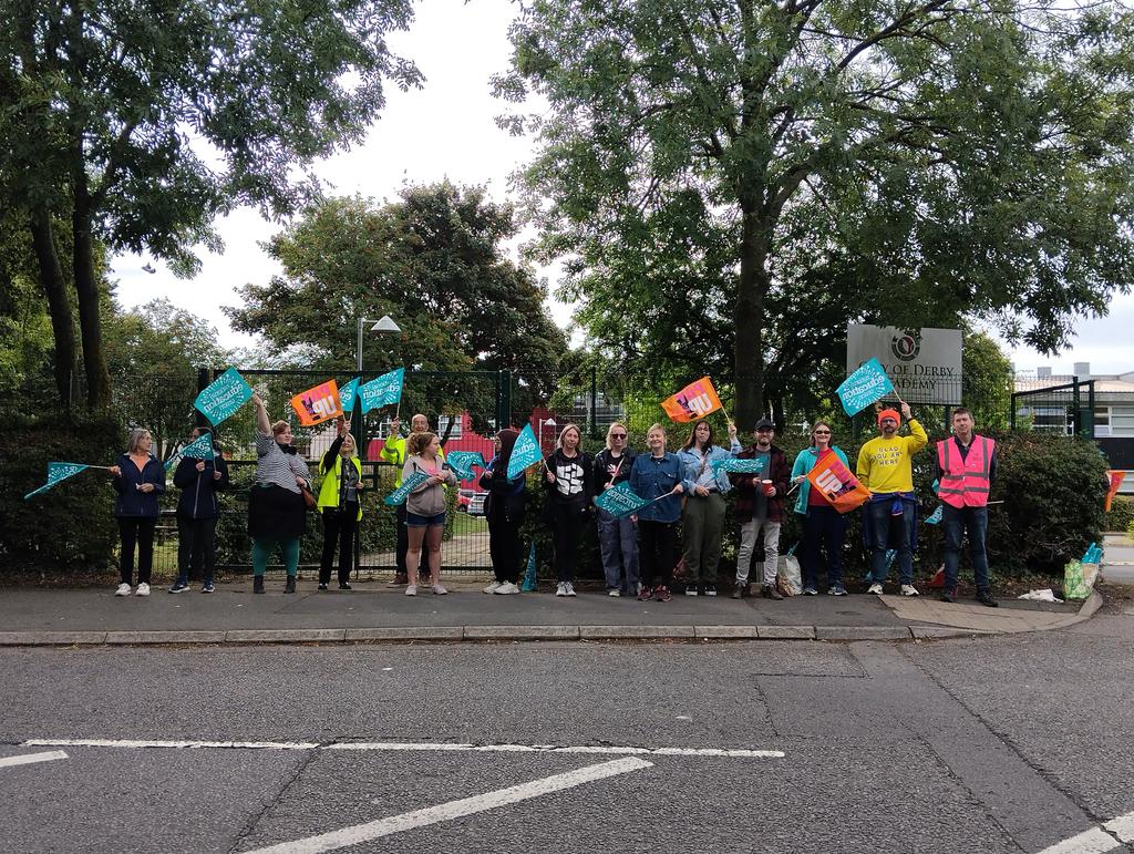 Day 2 of strike action for <a href="/NEUnion/">National Education Union</a> members at City of Derby Academy #QEGSMAT ✊