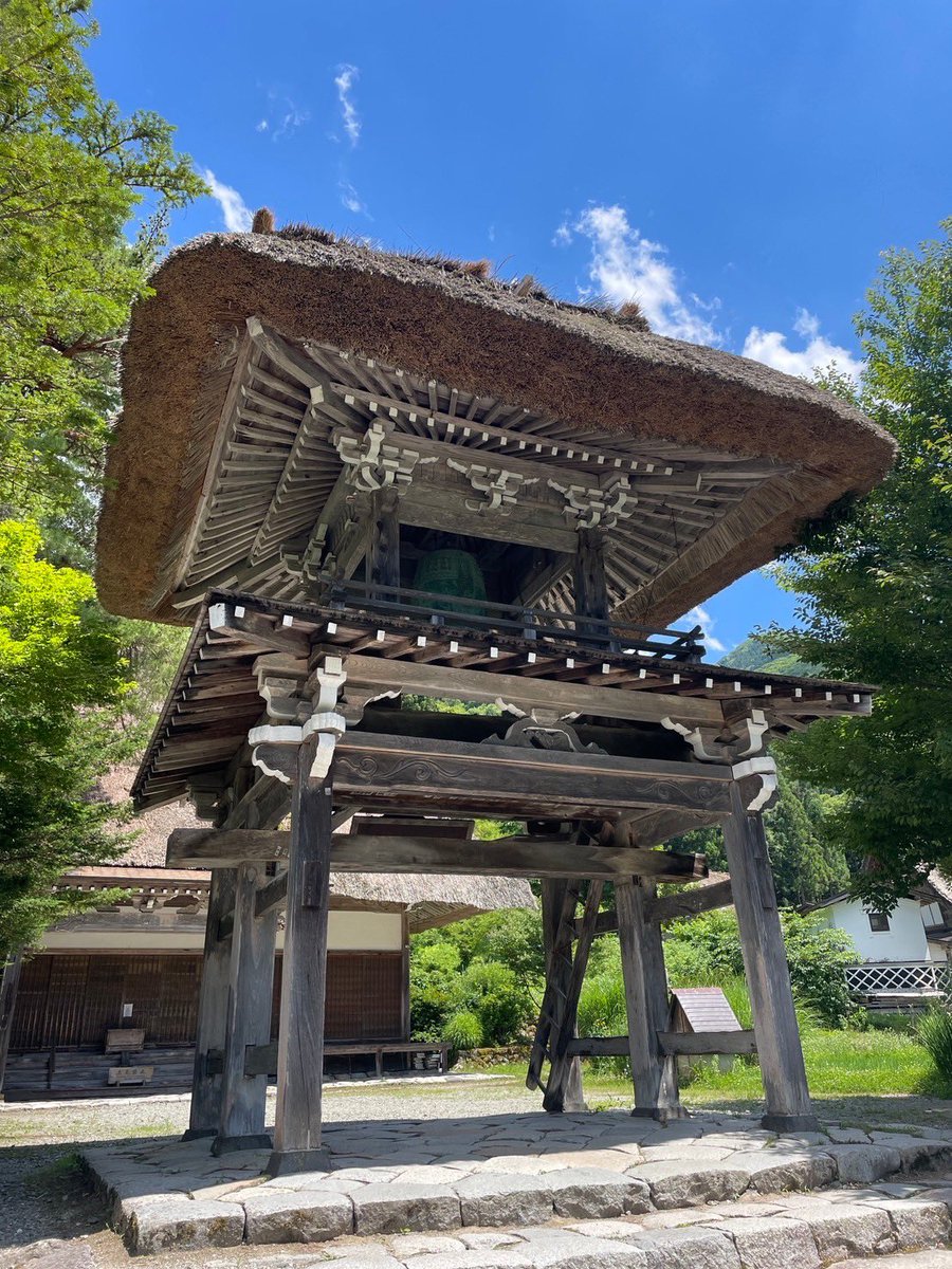 tetote_jp's tweet photo. 休日を利用して合掌造りの家屋に触れてきました☺️
海外の方��らの人気に改めてビックリです💦
#白川郷 #合掌造り #日本家屋 #世界遺産 https://t.co/PnhjOxt5xk