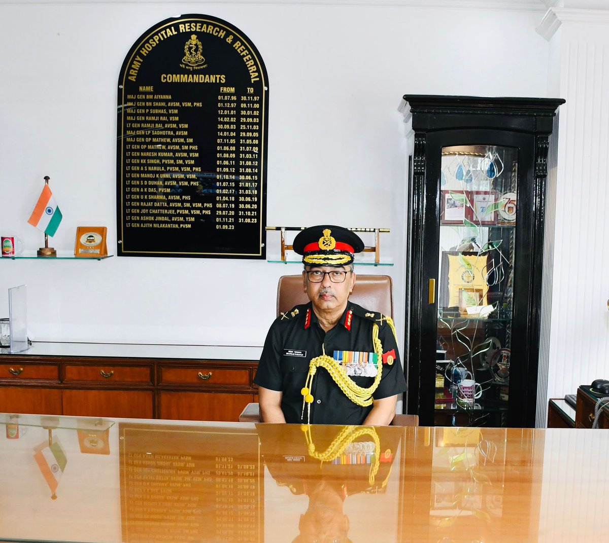 dgafms_mod's tweet image. Lt Gen Daljit Singh, #DGAFMS, and all ranks of #AFMS congratulate Lt Gen Shankar Narayan on assuming the appointment of #Commandant at Army Hospital (Research &amp;amp; Referral) #DelhiCantt today. The General Officer is an alumnus of #AFMC #Pune, a renowned #Neonatologist, and has…