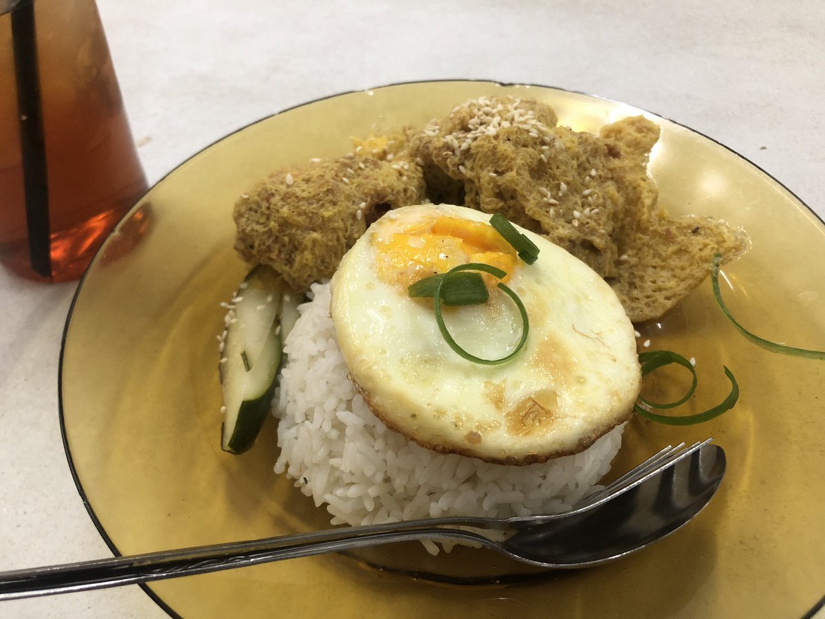 prizaB's tweet photo. Warung terasa nikmat 🍗 https://t.co/kVYScX0jGb