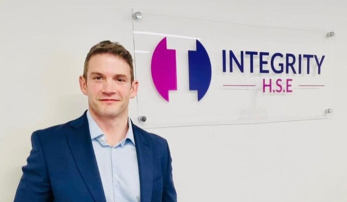 integrity_hse's tweet photo. Within our number we are fortunate to have several inspirational 💫 characters, and none more so than our co-owner and Commercial Director Paul Hudson.
Well done and thank you Paul Hudson for all that you do. #leadership #healthandsafety #valuesmatter #growthmindset #inspiration https://t.co/5I3MGzSufz