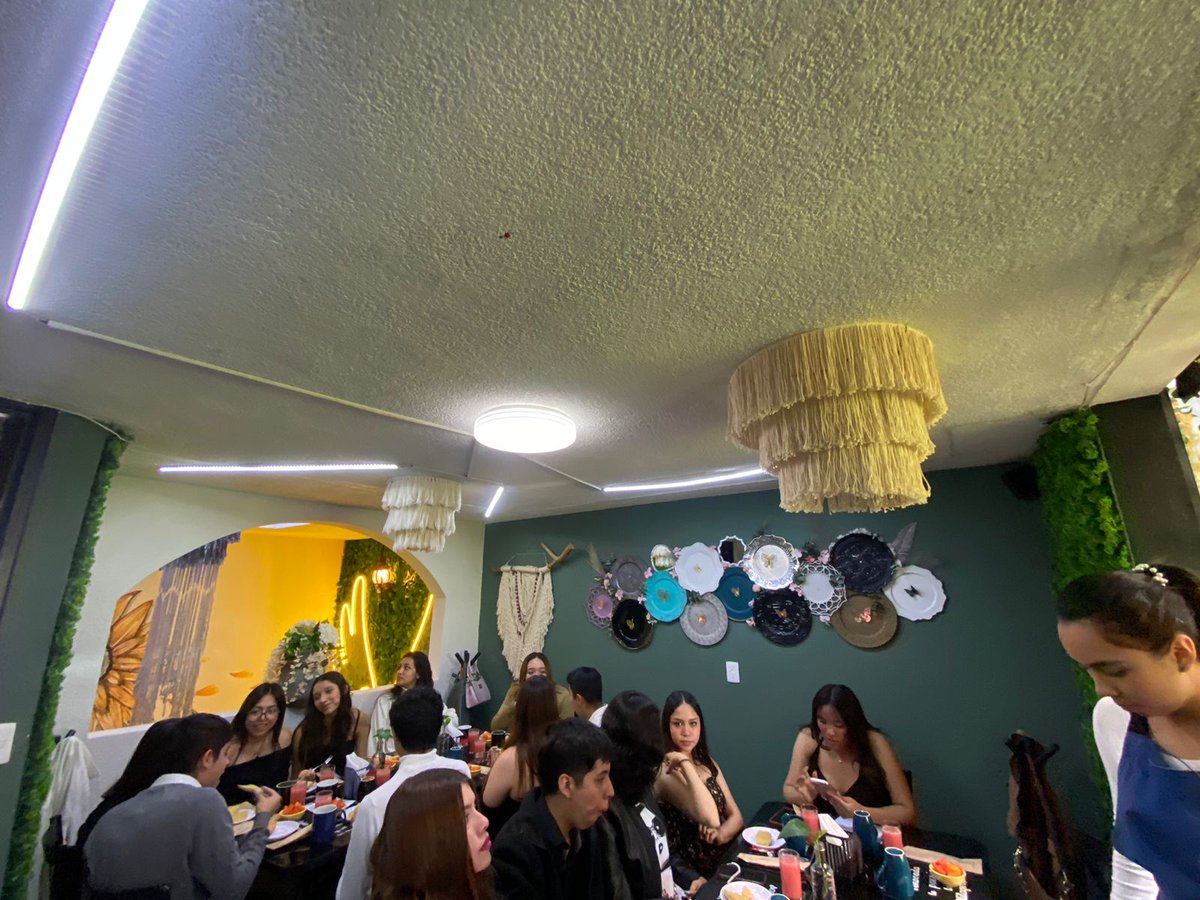 Poacybenpp1's tweet photo. Desayuno de despedida a estudiantes que integran la Generación 2021-2024.Gracias a Sociedad de padres de familia, Mtra.Estrella Fabiola Colín Chong y Dra. Gloria Maricela Carbajal Islas que contribuyeron con los insumos para el deleite de nuestros estudiantes. FELICIDADES! https://t.co/euMoqPUtGk