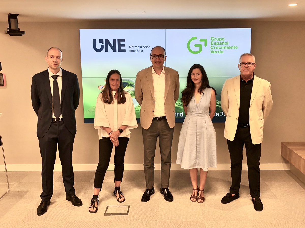Grupo Español Crecimiento Verde (@crecverde) on Twitter photo 📍 Hoy estamos en la sede de <a href="/NormasUNE/">UNE Asociación Española de Normalización</a> con una sesión en la profundizaremos en dos casos prácticos, uno de libre competencia y otro de aplicación en reporting de sostenibilidad ✅ 📍 Hoy estamos en la sede de <a href="/NormasUNE/">UNE Asociación Española de Normalización</a> con una sesión en la profundizaremos en dos casos prácticos, uno de libre competencia y otro de aplicación en reporting de sostenibilidad ✅