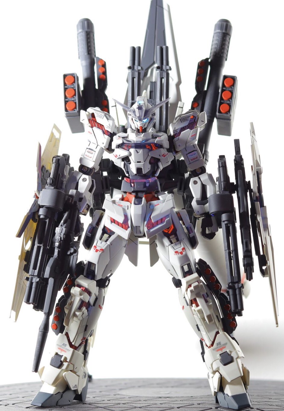 RG ガンプラ セット GUNDAM CALIBARN HG 1/144 GUNDAM CALIBARN｜BANDAI HOBBY SITE