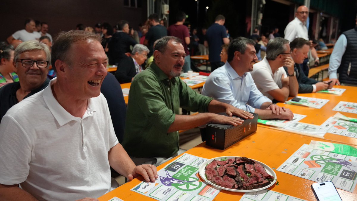 DOscarLancini's tweet image. La Ader Lega Fest: tre serate indimenticabili con buon cibo, ottima compagnia e con moltissimi leghisti, quelli veri però!
#buonagiornata a tutti!

#lancini #adro #franciacorta #lega