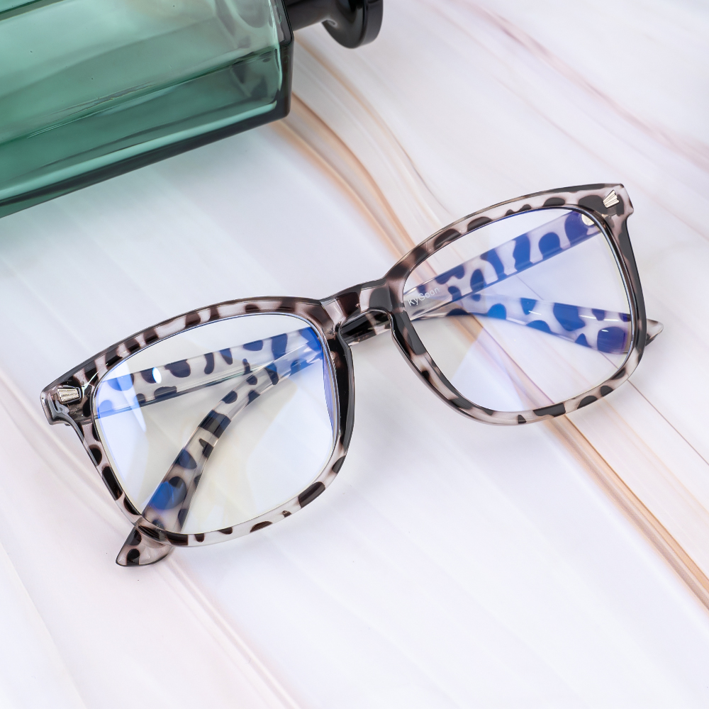 abbeglasses's tweet image. The perfect pattern and square shape will frame your eyes beautifully.

This timeless frame fits everyone comfortably. Step into elegance and boldness! 👓✨

#abbeglasses #BoldLook #SquareFrames #TimelessStyle #FashionEyewear