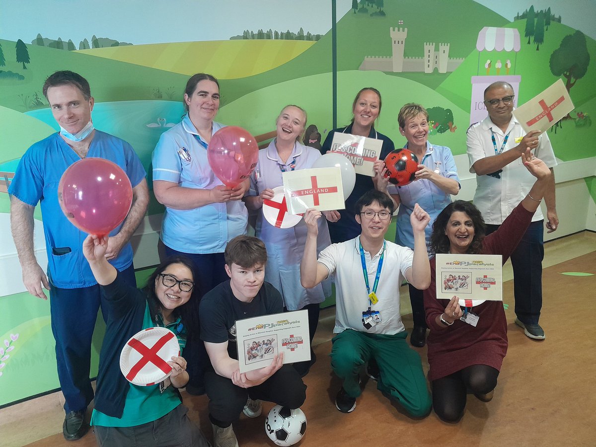Kam_Madar's tweet image. Our Frailty and CoE wards supporting patients to watch England play tonight, hearing memorable commentaries, great conversations &amp;amp; sing along 🏅🏴󠁧󠁢󠁥󠁮󠁧󠁿⚽️ #EndPJParalysis #EnglandEuros2024 #ReconditionTheNation @rawbubbles9 @nhsswft @NHSEngland @BrianwDolan @wolvesboy @AdamBCarson