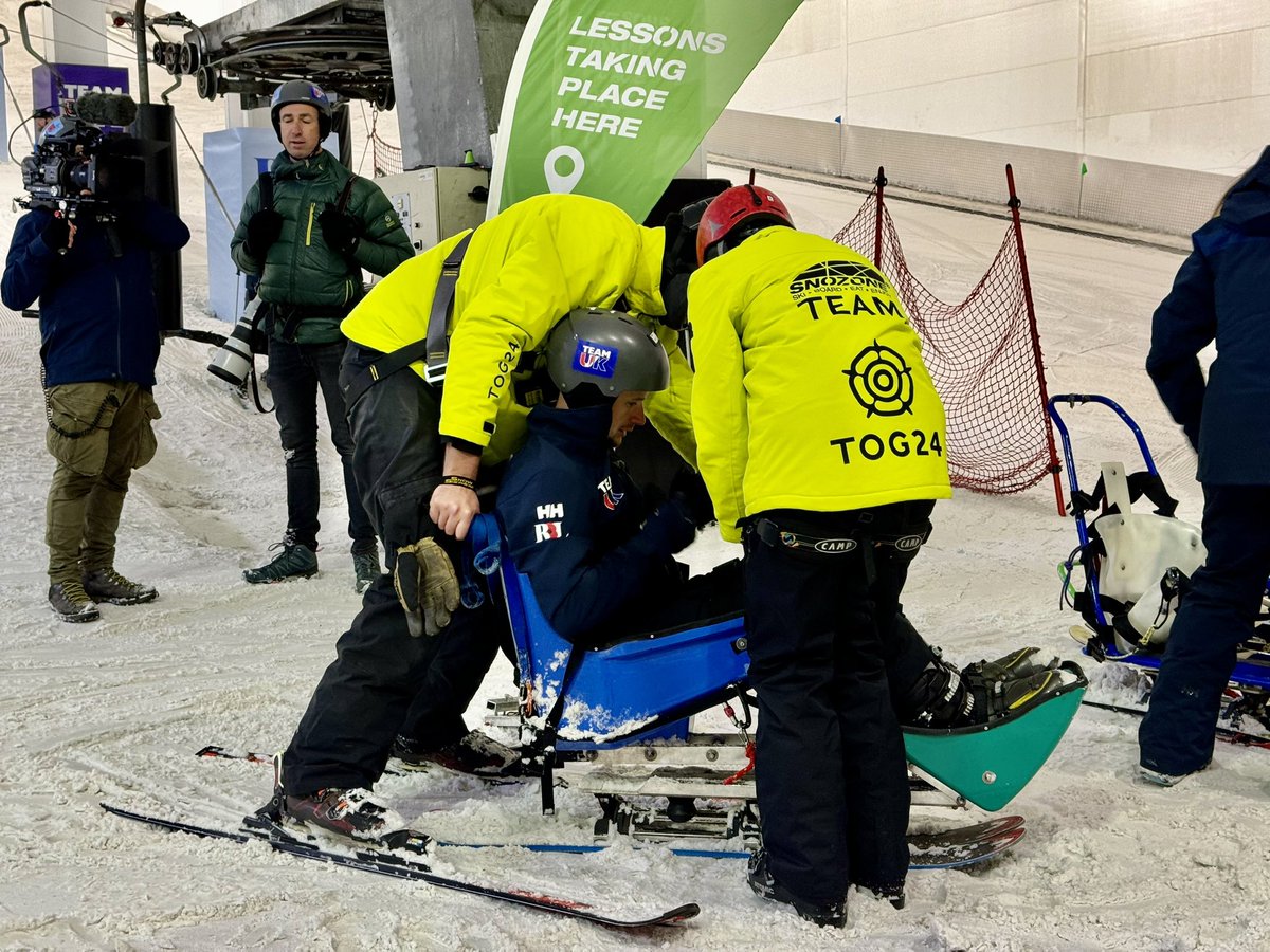 This morning we’re at the team announcement of Team UK on the ski slopes in Milton Keynes where we meeting the athletes who will travel to Vancouver Whistler for next years Invictus Games, where winter sports will be included for the first time! ⛷️🎿