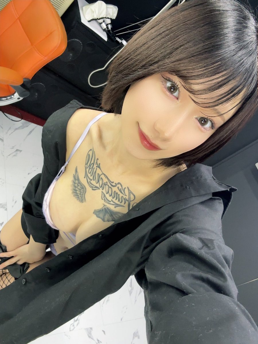 hiiragi_tattoo's tweet photo. 17時半からメディアワールドアキバさんでリリイベだよ〜🫶🫶
待ってるよ〜🫶🫶 https://t.co/3vdWaSli1d