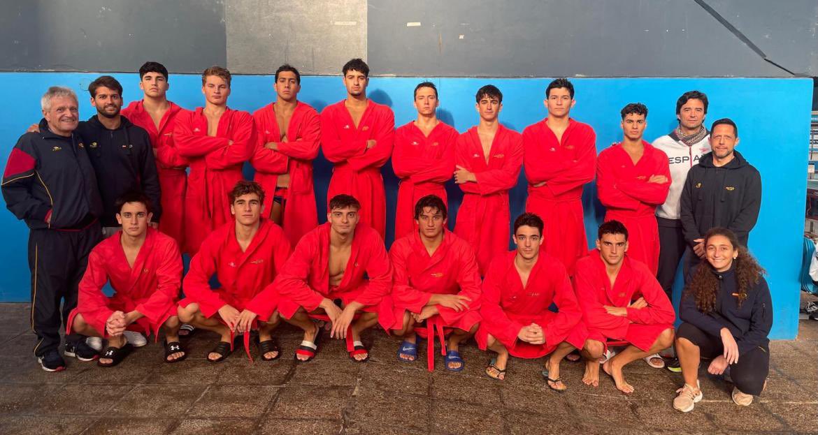 El jugadors 🤽🏽‍♂️ Albert Sabadell i 🤽🏽‍♂️Daniel Diaz finalitzen en 5a posició amb la selecció espanyola juvenil, al Campionat del Mon🌏 disputat del 2 al 9 de juliol a Buenos Aires, 
Argentina🇦🇷

Moltes felicitats nois! 

#waterpolo
#terrassa
#MareaRoja⚪️🔴