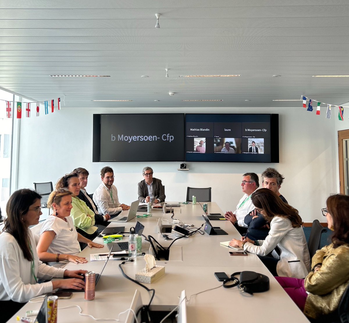 CabinetSamman's tweet photo. Renforcer l'esprit critique : un défi du monde de l’éducation face à la désinformation

👉 Un sujet crucial discuté lors du dernier comité du GT sur la liberté d'expression #LibEx, avec les experts @SergeBarbet (@LeCLEMI), @PepeValerian (@be_my_media) et @BeatricOeuvrard (@Meta). https://t.co/cp6APyz49i