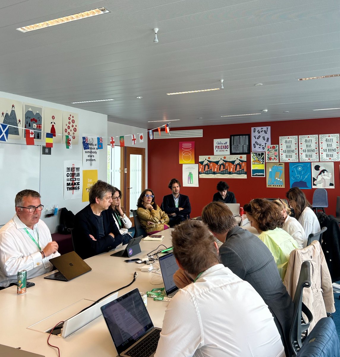 CabinetSamman's tweet photo. Renforcer l'esprit critique : un défi du monde de l’éducation face à la désinformation

👉 Un sujet crucial discuté lors du dernier comité du GT sur la liberté d'expression #LibEx, avec les experts @SergeBarbet (@LeCLEMI), @PepeValerian (@be_my_media) et @BeatricOeuvrard (@Meta). https://t.co/cp6APyz49i