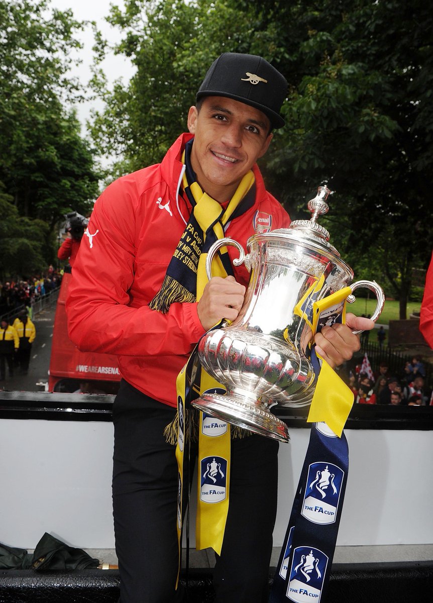 Arsenal's tweet photo. On this day in 2014: Alexis joined the club ❤️ https://t.co/vpxX4eNGke
