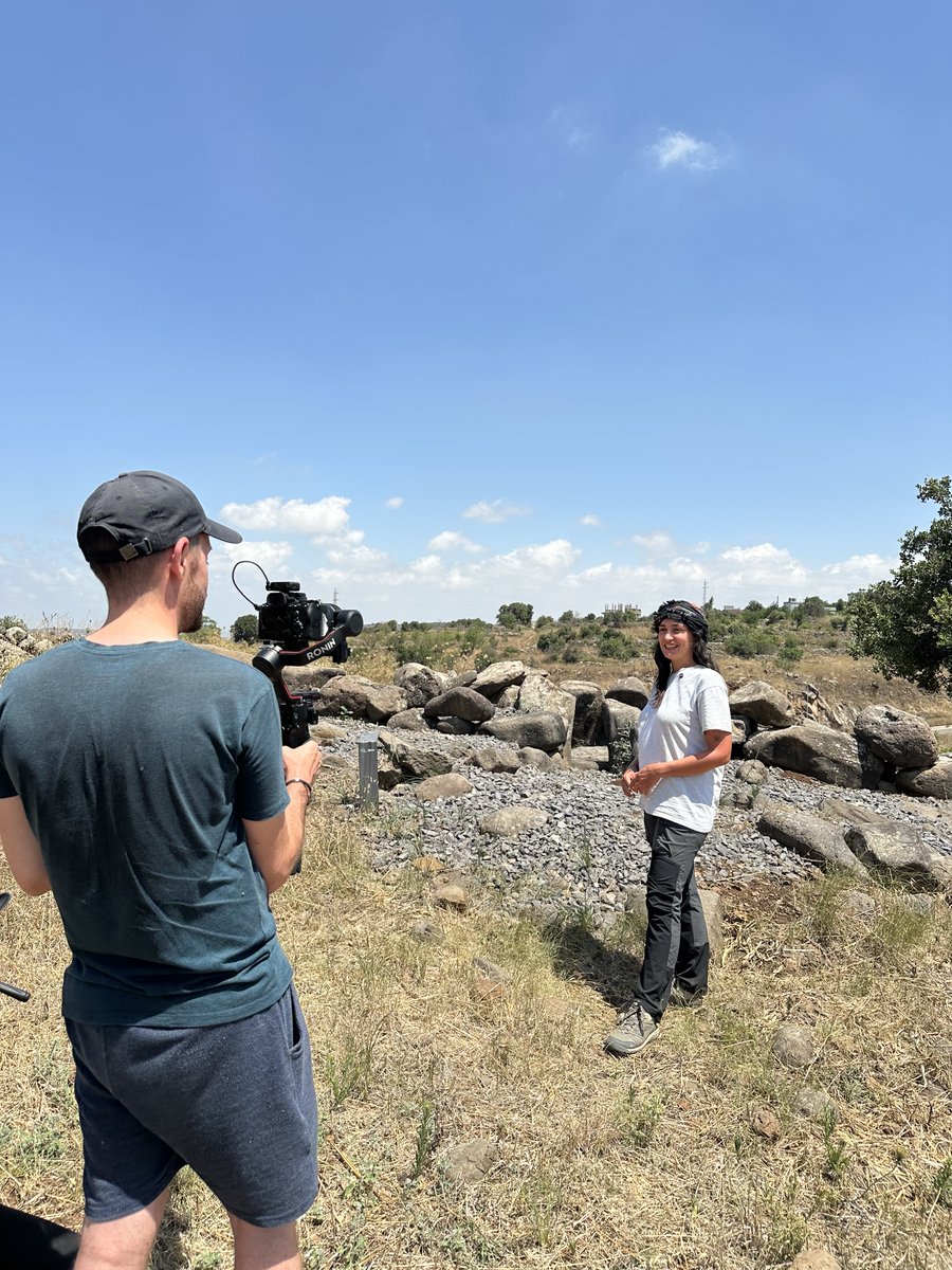 🔔 After our 2022 paleontology film 🦖, we returned to Lebanon 🇱🇧, this time with archeologists for our project "Guardians of the Past of Menjez". Last week, we spent 3 days with @Tara_Steimer and her team, archeologists at <a href="/UNIGEnews/">Université de Genève</a>, capturing spectacular footage! 🤩.
