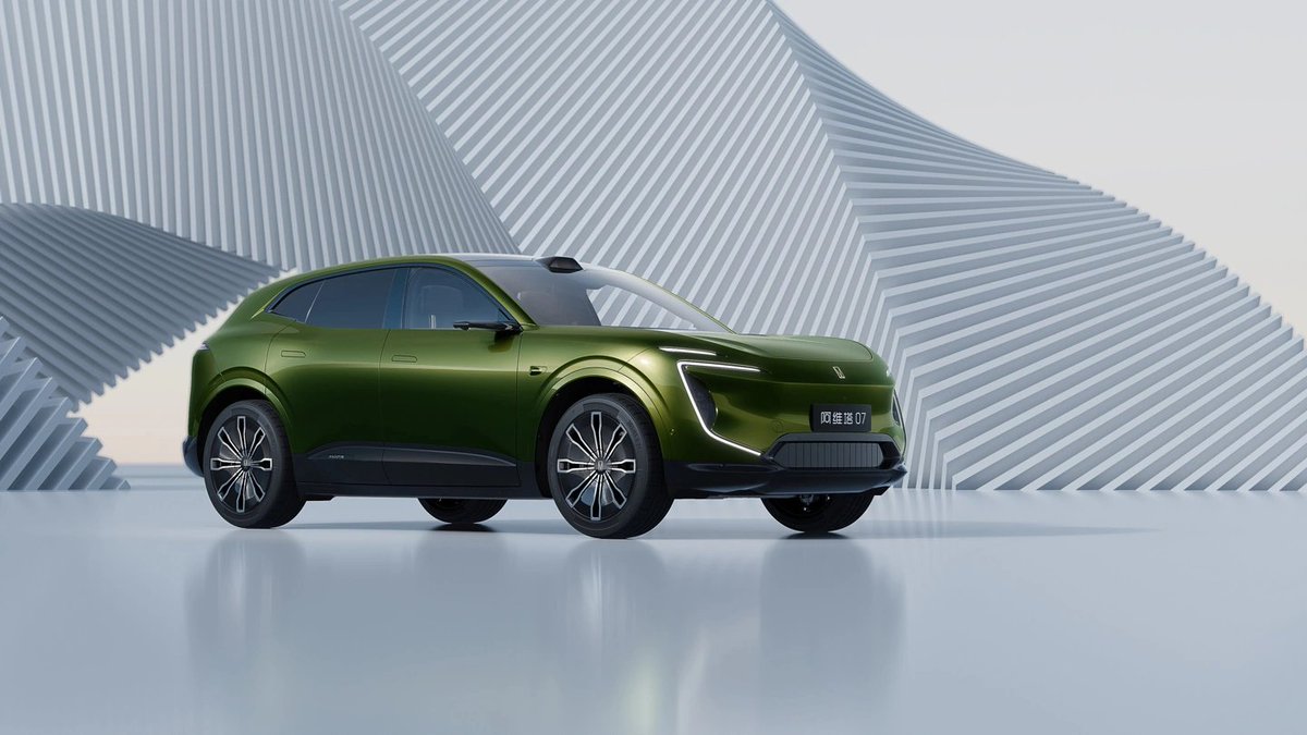 EVsLaneofficial's tweet photo. Avatr 07 SUV Unveils New Body Color "Azure Green" https://t.co/g85y8Txh5K