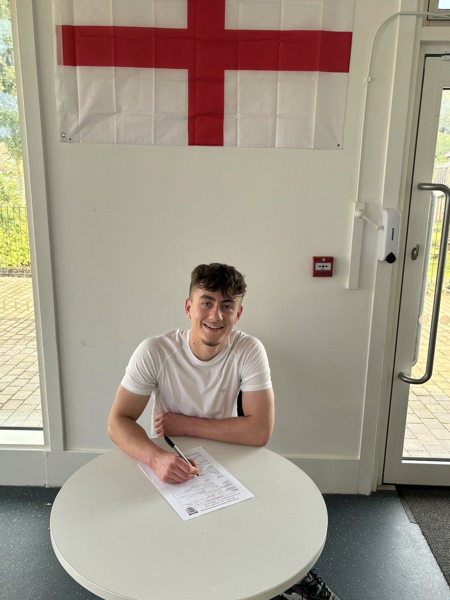 ✍🏼 Next up is <a href="/MasonAmos22/">Mason Amos</a> , who had a good first season with us last year and will be looking to push on further this season! 👌🏼