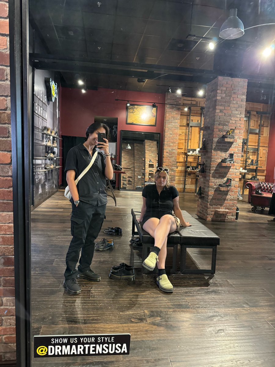 minaaayork's tweet photo. my girlfriend 🙂‍↕️ https://t.co/rVRdV7twJl