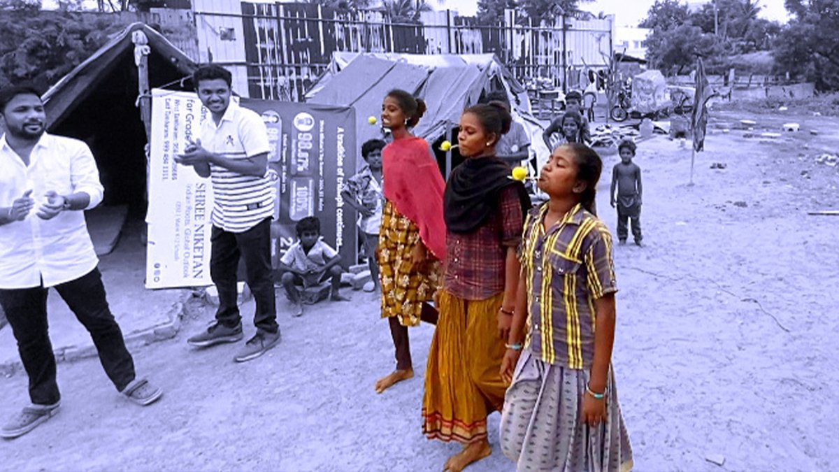 BeyondPagesTrus's tweet photo. Watch as village children have a blast competing in the classic Lemon on the Spoon race! Our @beyondpagestrust brings joy and laughter to the community.

https://t.co/GgoUiS9Glk

#beyondpagestrust #VillageGames #ChildhoodFun #CommunityJoy #NGOEvents #kidsactivities https://t.co/wDHIdisLCL