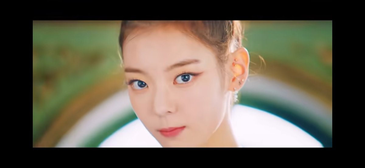 OnceAnton's tweet photo. It's so heartwarming to see lots of positive posts for Lia and ITZY.

Sharing a screenshot of when I knew she was gonna be my ITZY bias and one of my ult idols.

Welcome back, Lia! https://t.co/r8zbF0n3p7