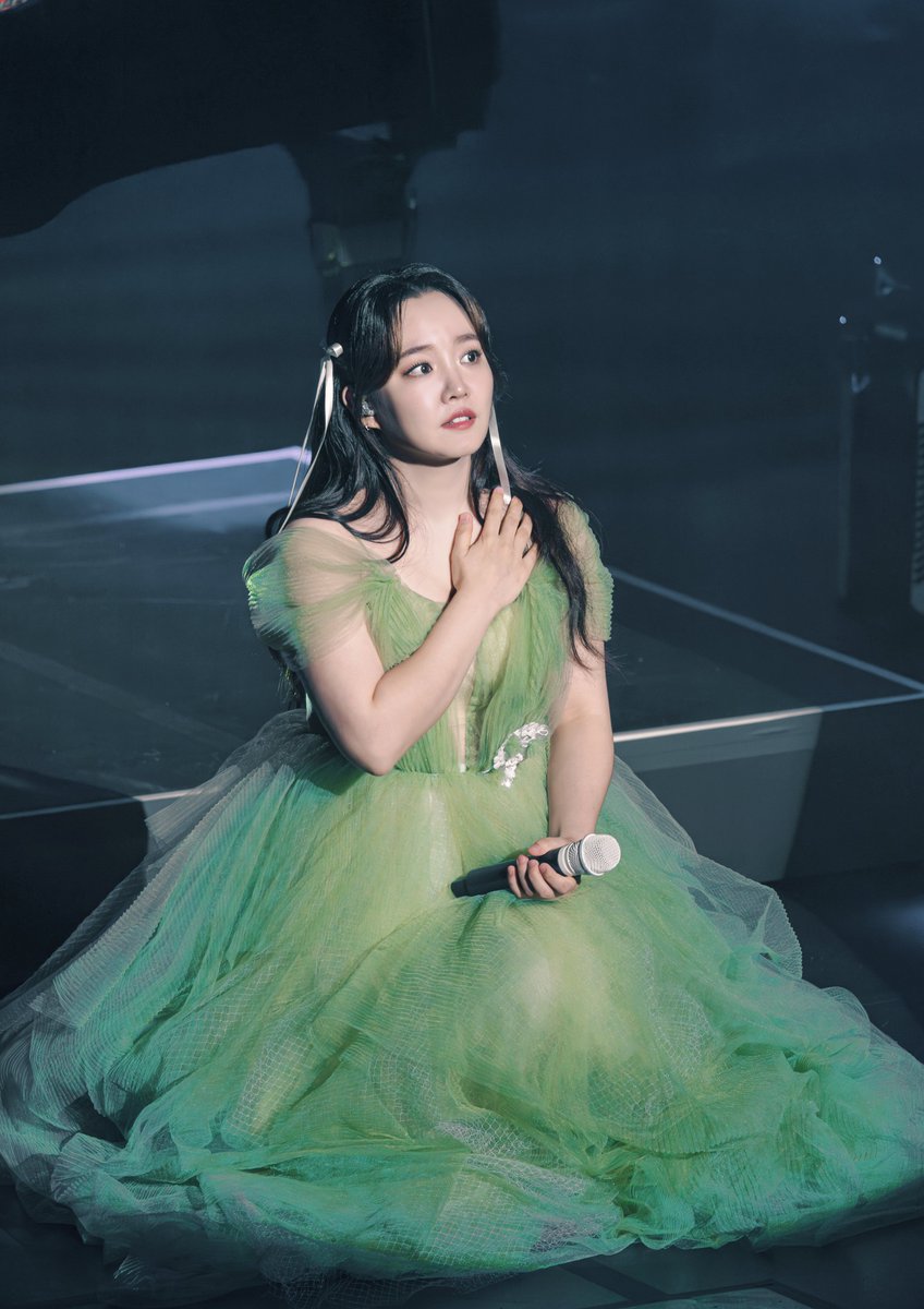 240707 빛나는여름 넷   
#윤하 #Younha #ユンナ 
#스무살윤하 
#빛나는여름 #블루스퀘어