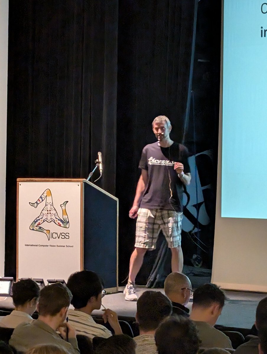 camillo4eyes_'s tweet photo. #ICVSS2024 - Day 2
Speakers:
Derek Hoiem
Diane Larlus
Richard Newcombe
I presented my poster "Synchronization is all you need: exocentric-to-egocentric transfer for temporal action segmentation with unlabeled synchronized video pairs", a work accepted @ #ECCV2024
#ICVSS #ICVSS24 https://t.co/EksgiaaJLB