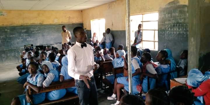 SeyiOjelabi's tweet image. On this day five years ago !
when I say I have trained over 2000 individuals (kids, teen and adult) in Nigeria. it's not just random figure, it's real.
#TrackRecord
#STEMEducator
#HardwareDeveloper