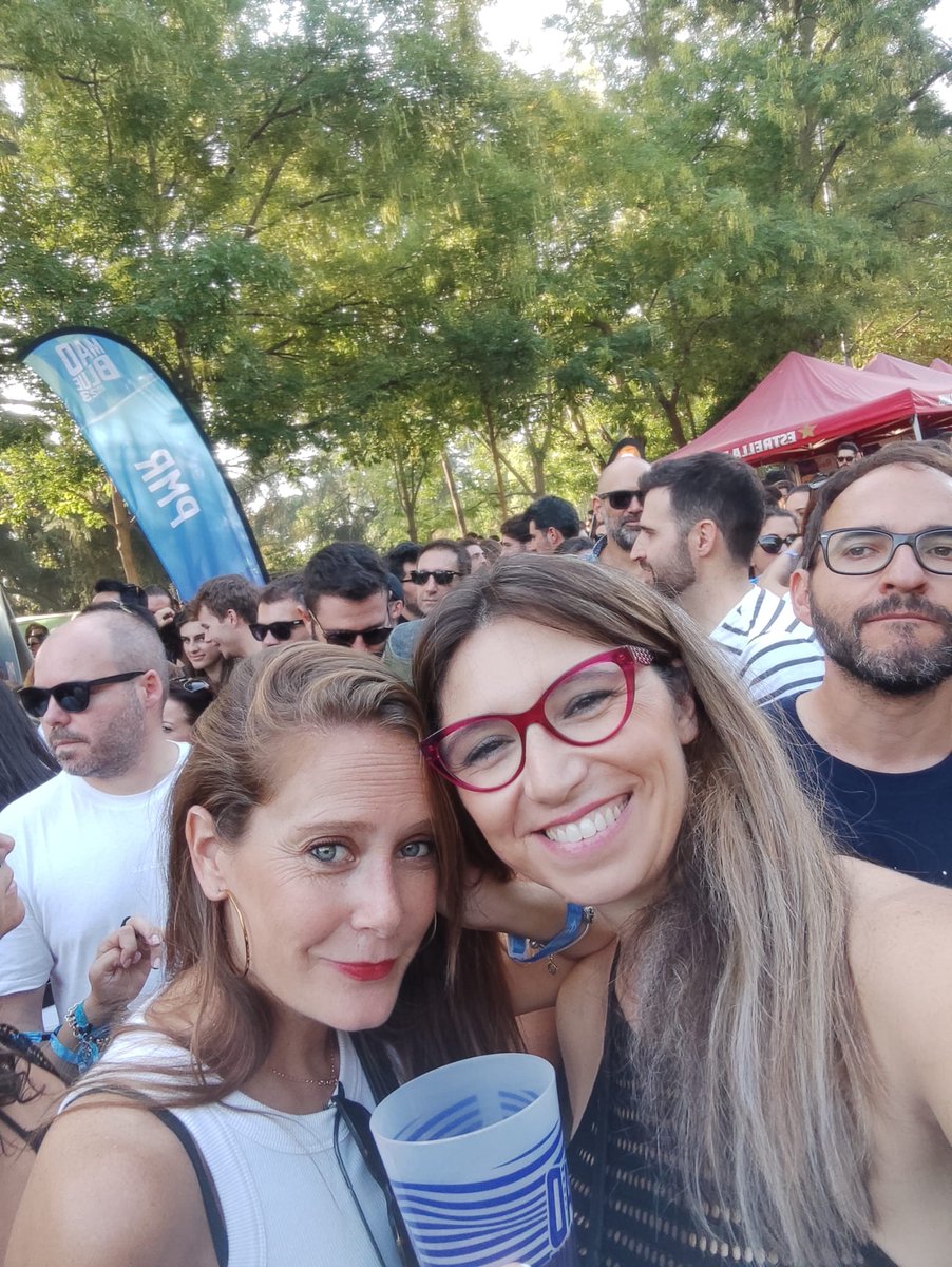 Muchas felicidades, Teti!!! 🥳🥳🥳
A ver si con la edad bajas el ritmo (de andar y de festivalear), porque no te puedo seguir... 😅
Te quiero, madrilenciana o valencileña ❤️ <a href="/terilope80/">Teresa</a>