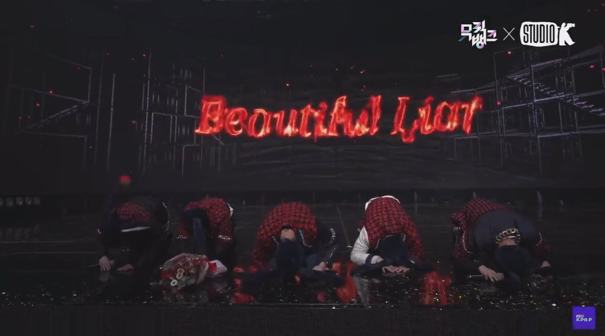 Makes me think how often Monsta X have done the 큰절 (deep bow) for Monbebe, staying on the ground for a while - “the deepest bow one can make to express gratefulness and respect” 🥺