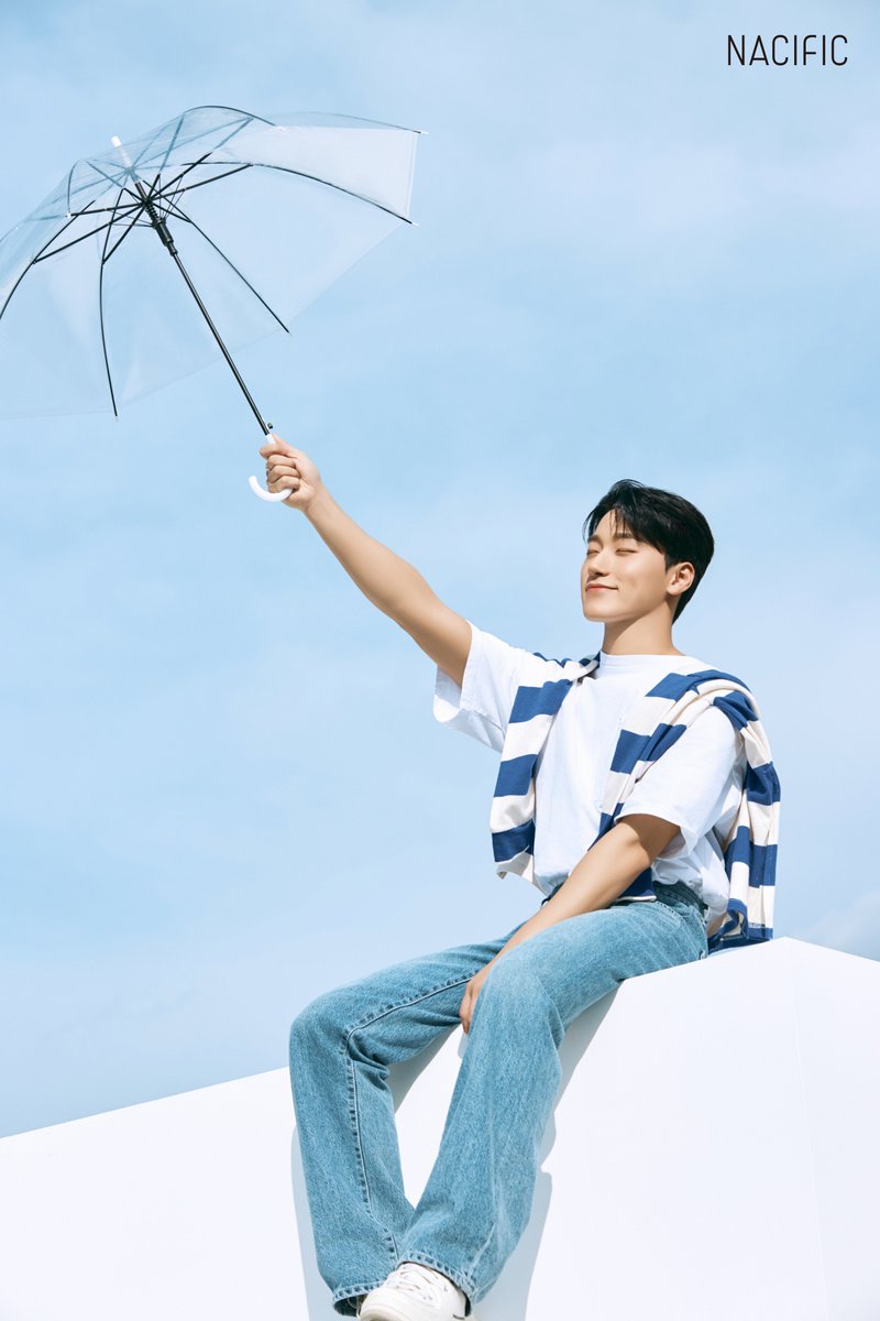 KrNacific's tweet photo. 𝙉𝘼𝘾𝙄𝙁𝙄𝘾 𝙓 𝘼𝙏𝙀𝙀𝙕

𝗦𝗔𝗡’s Sυɱɱҽɾ VιႦҽ☁

티니들 
오늘 비 올 것 같으니 
다들 우산 준비해주세요 ☔

산이 멋짐으로 심.장.마.비 와서 

#네시픽 #에이티즈 #산
#NACIFIC #ATEEZ #SAN https://t.co/tckBhpKw0g