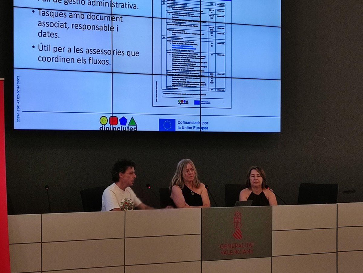 Àmbit de Plurilingüisme tweet media