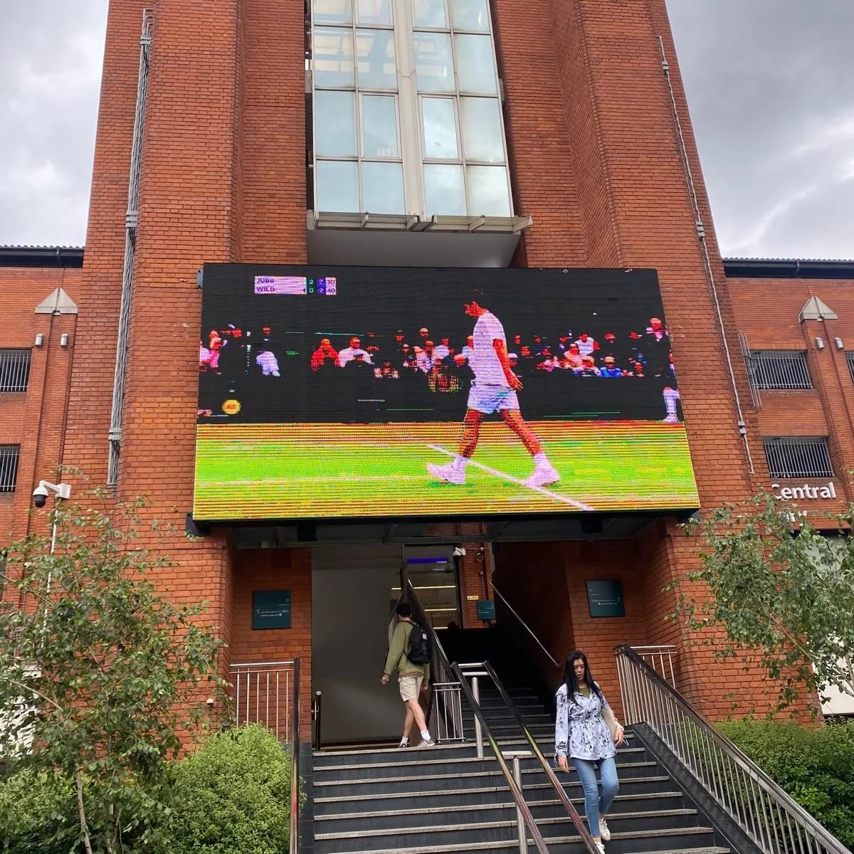 Catch all the sports action LIVE on the big screen in Town Square this Summer. ⚽🎾

From the thrill of Wimbledon, the excitement of the Euros, to the Paris Olympics, we’ve got you covered.

ealingbroadwayshopping.co.uk/news/summer-li…